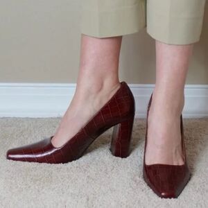 AEROSOLES SNAKESKIN PATTERN DESIGN BLOCK CONGNAC PUMP SHOE